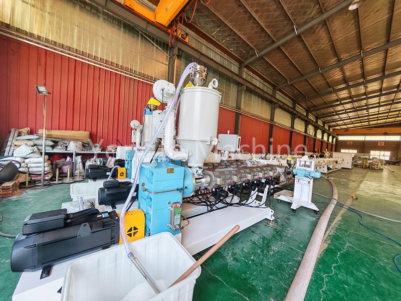 Yongte 75-125mm Üç Katmanlı PPR boru üretim hattı başarıyla tükenmiş
