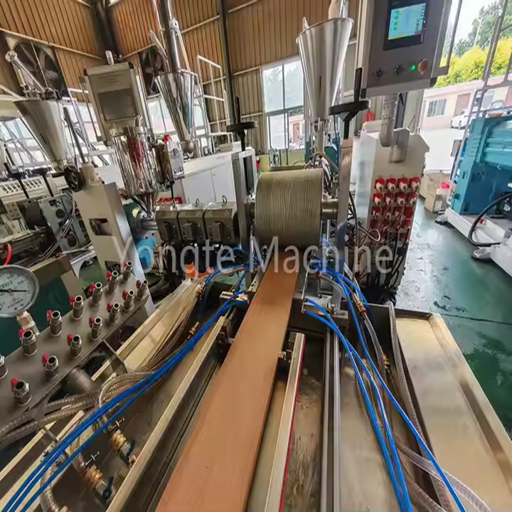 Yongte Plastic Machinery, PE ahşap-plastik köpük endüstrisinin sıkıntılı noktalarına çözüm bulmak için kapsamlı bir 