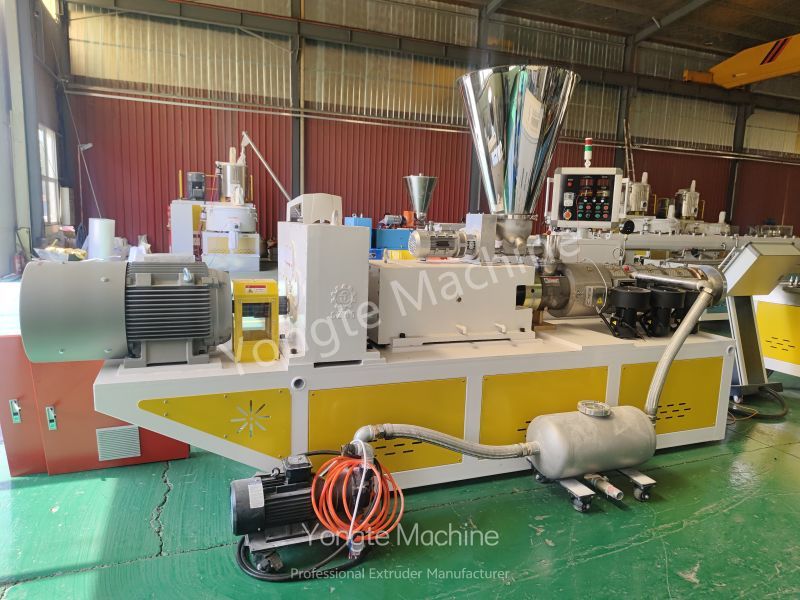 WPC Makinesi Ahşap Plastik Kompozit PVC WPC Kapı Çerçevesi Yapım Makinesi