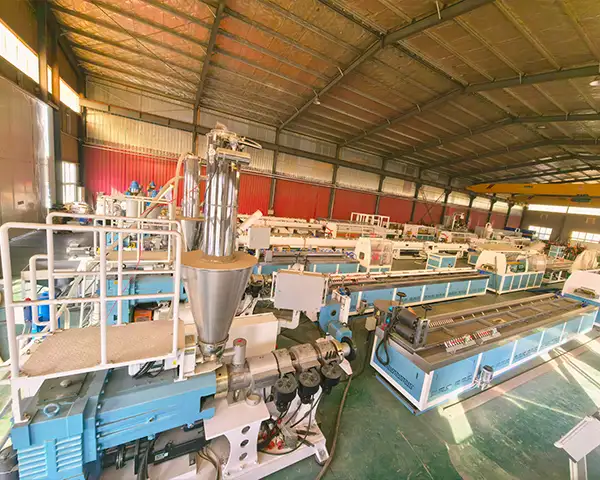 Yongte, %40 daha yüksek üretim elde ederek WPC zemin kaplaması üretim hattını optimize etme konusunda müşterilere yardımcı oldu