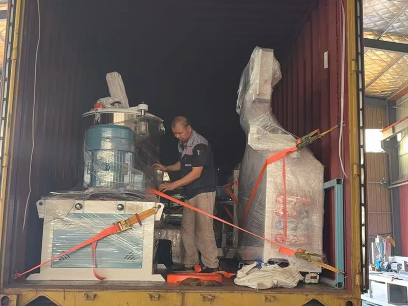 Kauçuk Sızıntı Sulama Borusu Üretim Hattı Hindistan'a Gemi