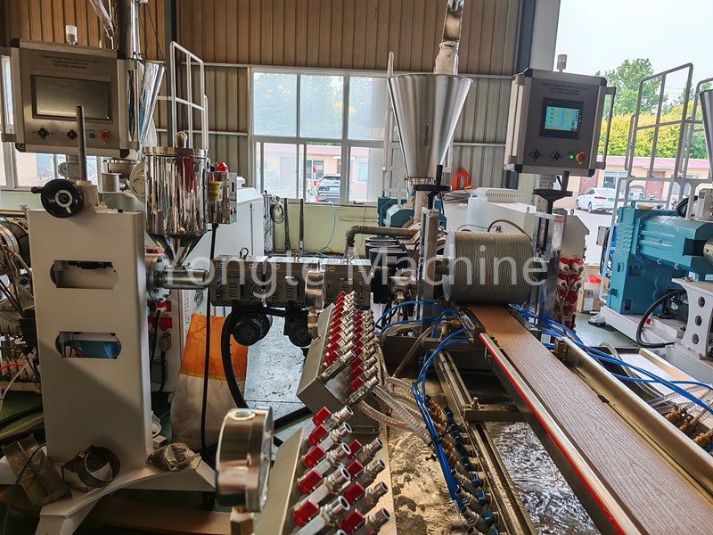 WPC Ekstruder Makinesi